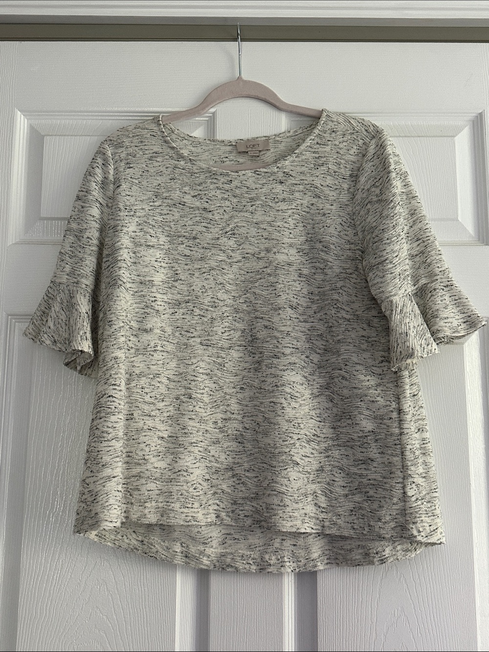 LOFT Heathered Cream and Gray Short-Sleeve Ruffle Top